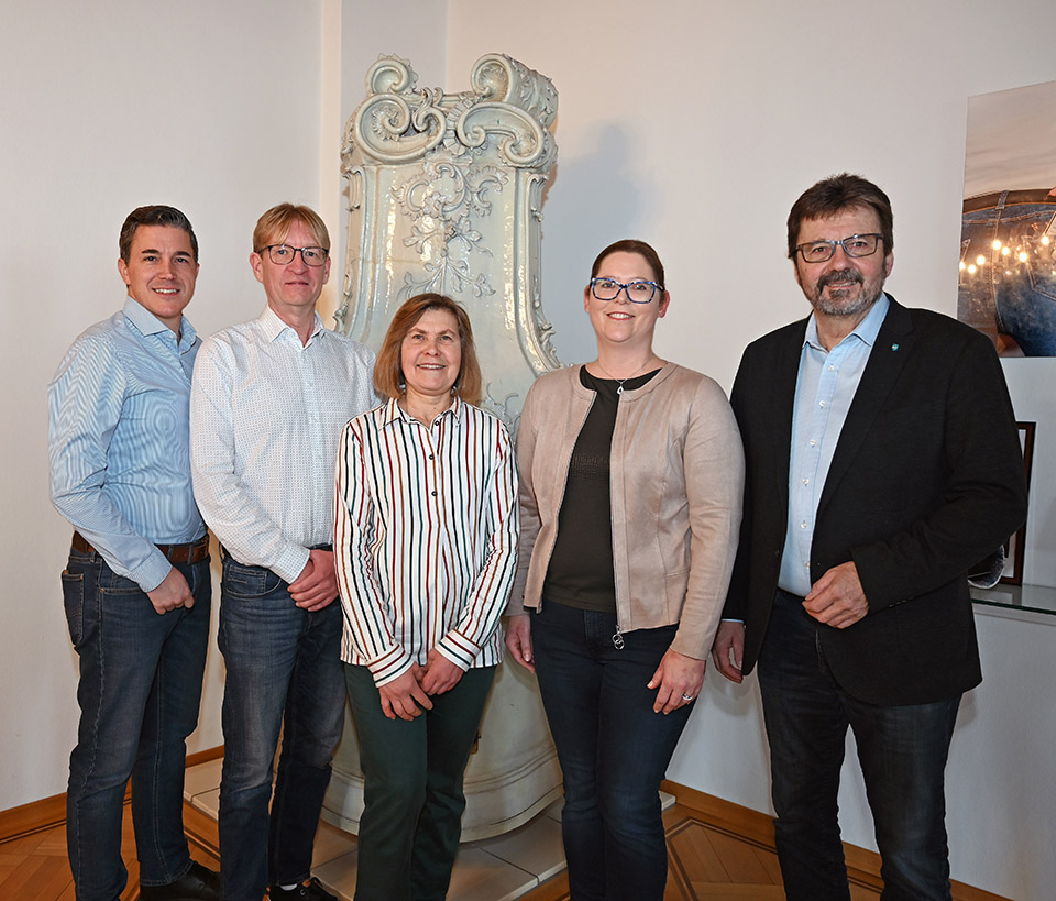StADir. Matthias Pithan, Harald Mödlagl, Michaela Seitl, Martina Reiß und Bgm. Gerhard Lentschig (v. l.)  Foto: Gabriele Hohenegger